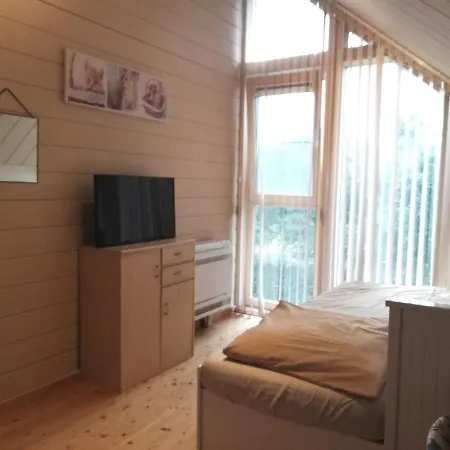 Tatil Evi Maison 3 A 200 M De La Des Lacs De L Eau D Heure Froid-Chapelle