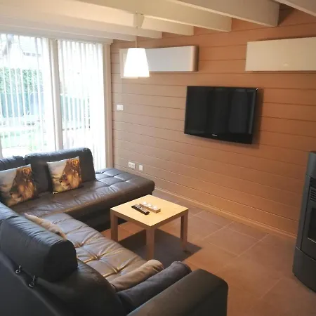 Maison 3 A 200 M De La Des Lacs De L Eau D Heure 펜션 *