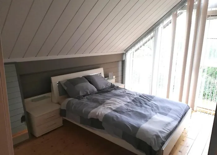 Maison 3 A 200 M De La Des Lacs De L Eau D Heure Froid-Chapelle